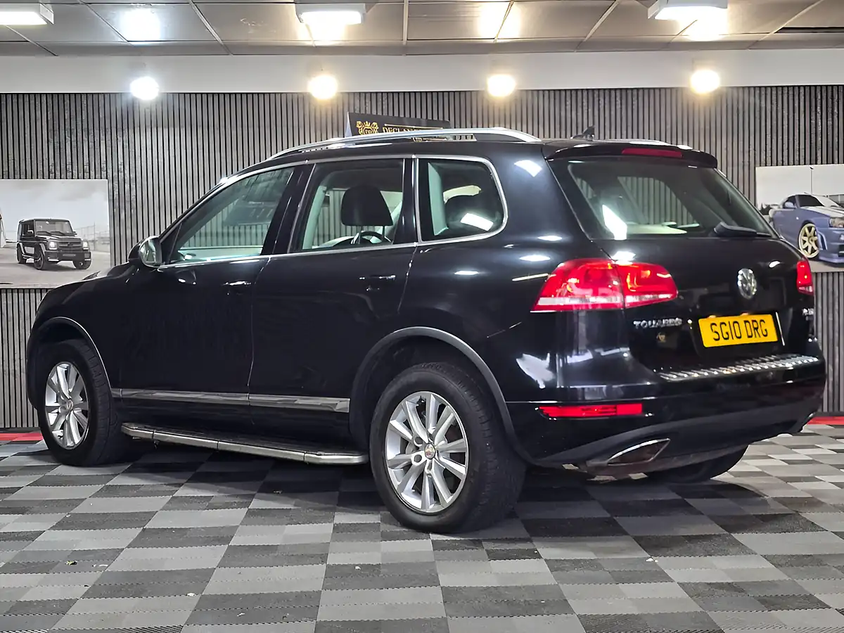 Used 2011 Volkswagen Touareg Se Black - Interior and Exterior details 5