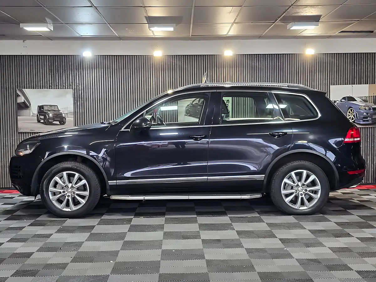 Used 2011 Volkswagen Touareg Se Black - Interior and Exterior details 6