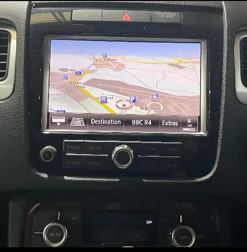 Used 2011 Volkswagen Touareg Se Grey - Interior and Exterior details 8