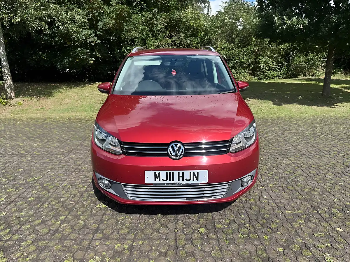 Used 2011 Volkswagen Touran Se Red - Interior and Exterior details 2