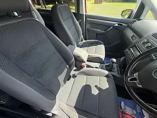 Used 2011 Volkswagen Touran Se Red - Interior and Exterior details 8