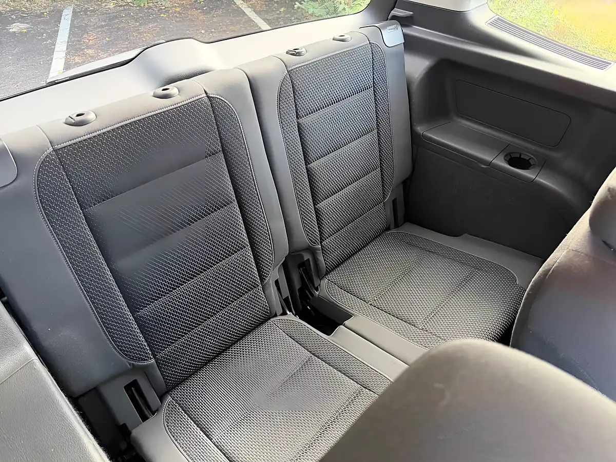 Used 2011 Volkswagen Touran Se Silver - Interior and Exterior details 10