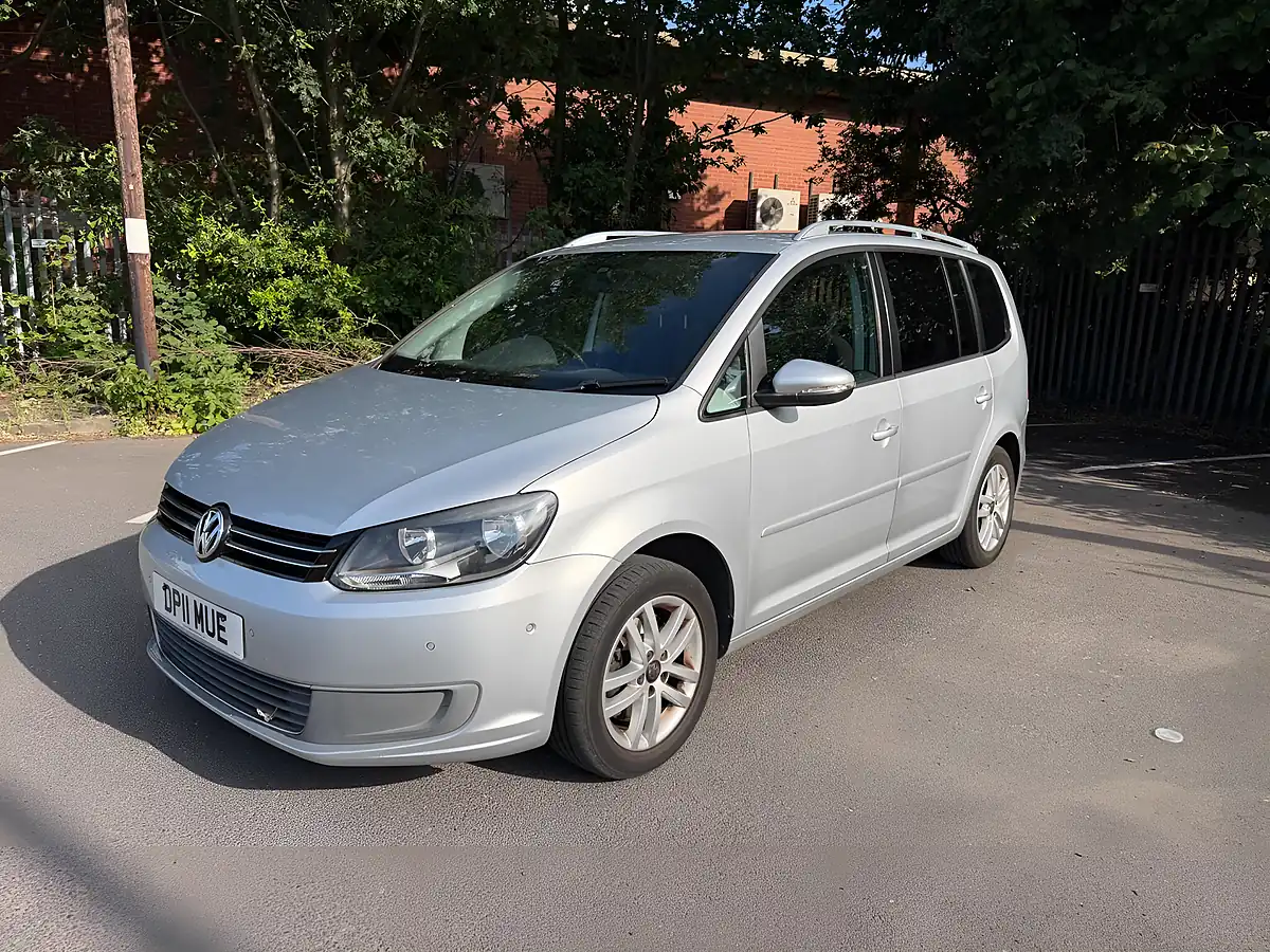 Used 2011 Volkswagen Touran Se Silver - Interior and Exterior details 2