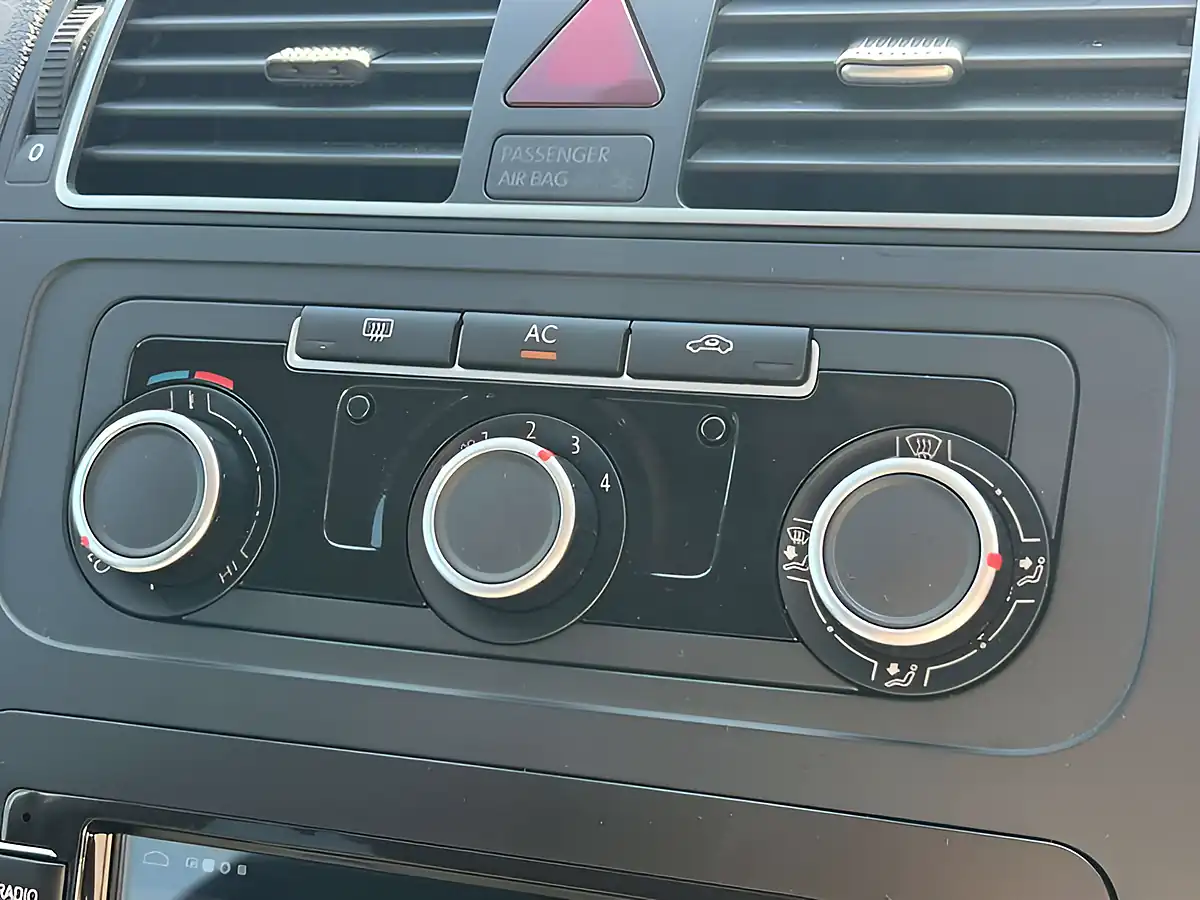Used 2011 Volkswagen Touran Se Slate Grey - Interior and Exterior details 20