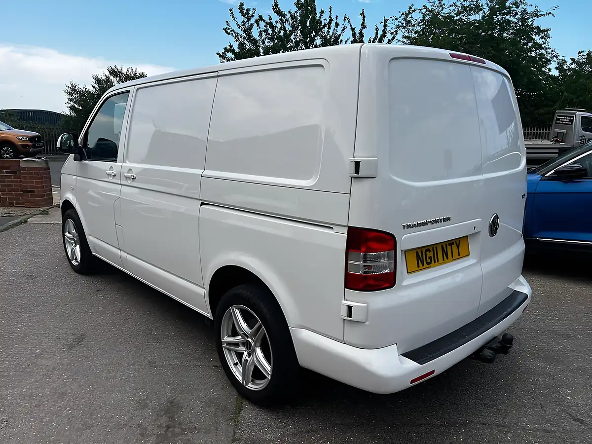 Used 2011 Volkswagen Transporter T26 L1 H1 White - Interior and Exterior details 3