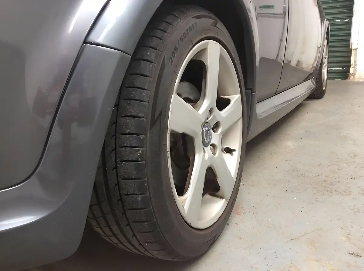 Used 2011 Volvo C30 R-Design Grey - Interior and Exterior details 18