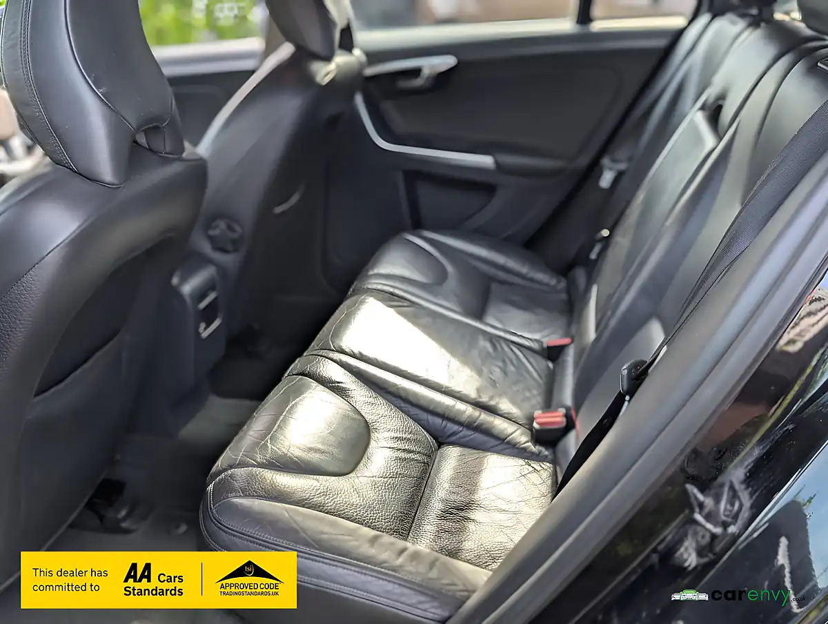 Used 2011 Volvo V60 Se Black - Interior and Exterior details 14