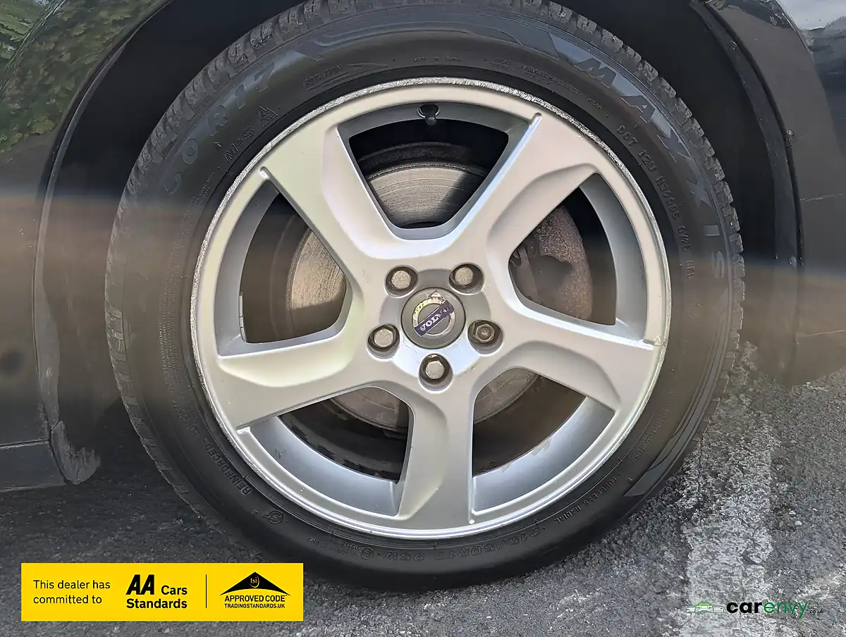 Used 2011 Volvo V60 Se Black - Interior and Exterior details 19