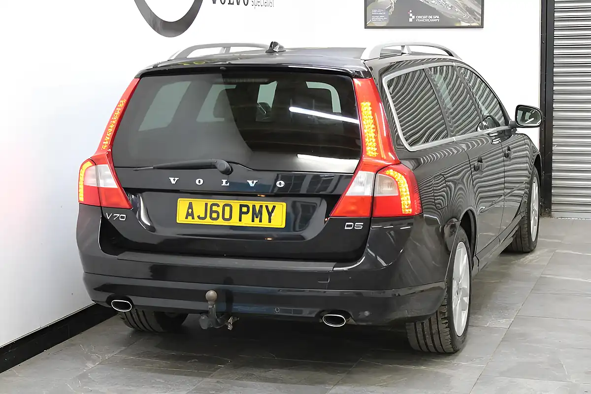 Used 2011 Volvo V70 Se Lux Black - Interior and Exterior details 10