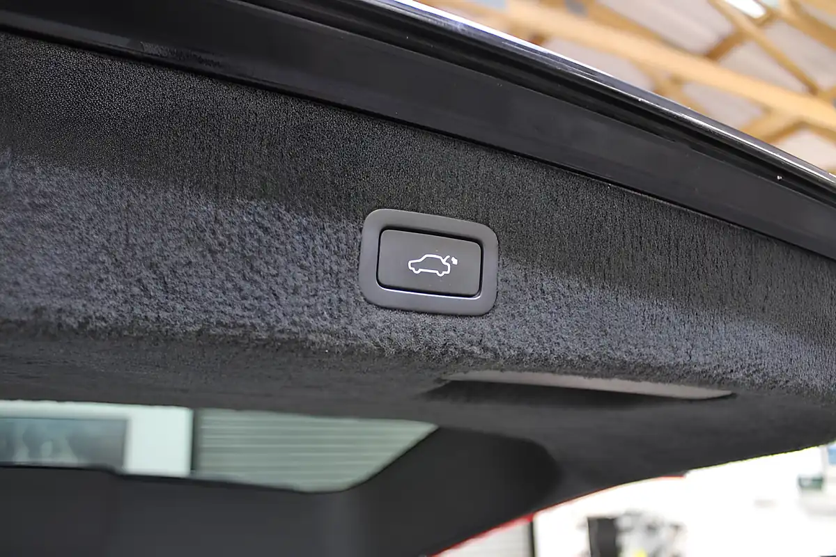 Used 2011 Volvo V70 Se Lux Black - Interior and Exterior details 11