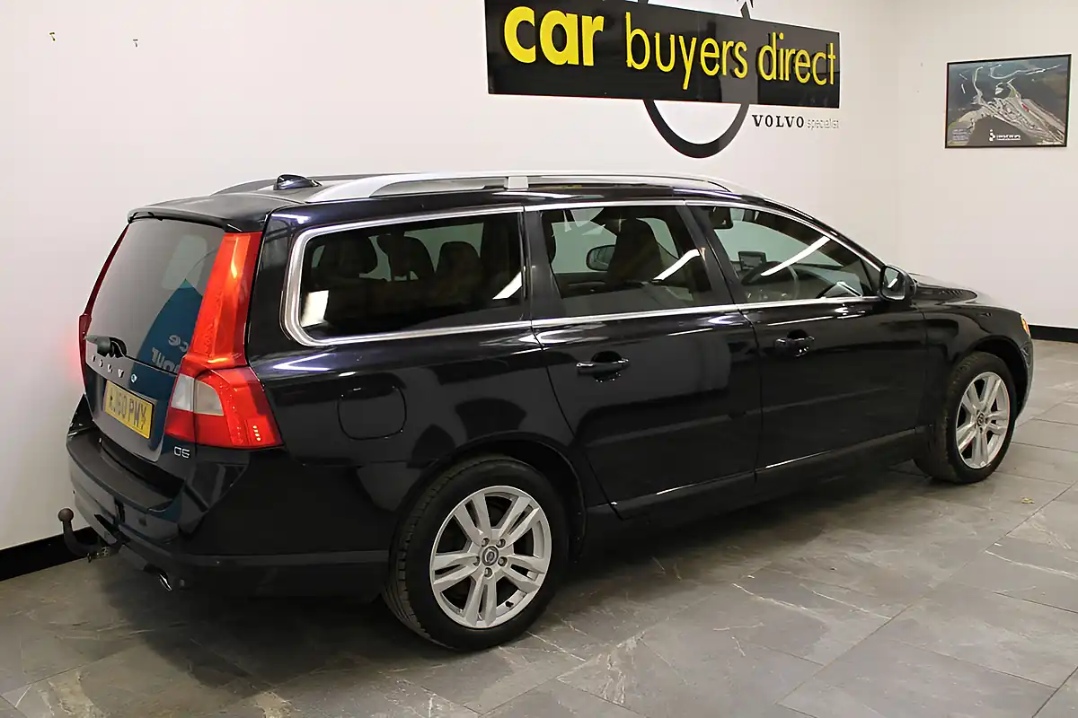 Used 2011 Volvo V70 Se Lux Black - Interior and Exterior details 7