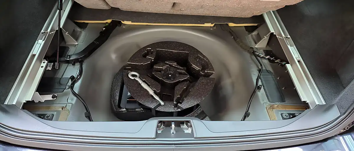 Used 2011 Volvo V70 Se Polestar Edition Black - Interior and Exterior details 17