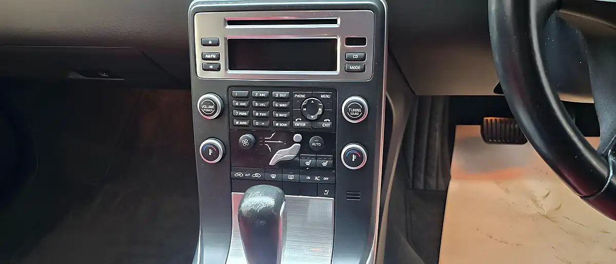 Used 2011 Volvo V70 Se Polestar Edition Black - Interior and Exterior details 9