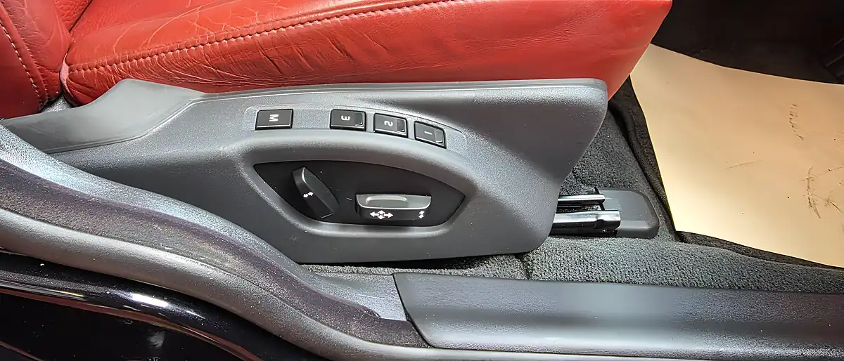 Used 2011 Volvo V70 Se Polestar Edition Red Leather Black - Interior and Exterior details 10