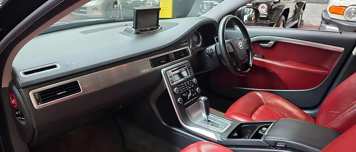 Used 2011 Volvo V70 Se Polestar Edition Red Leather Black - Interior and Exterior details 11
