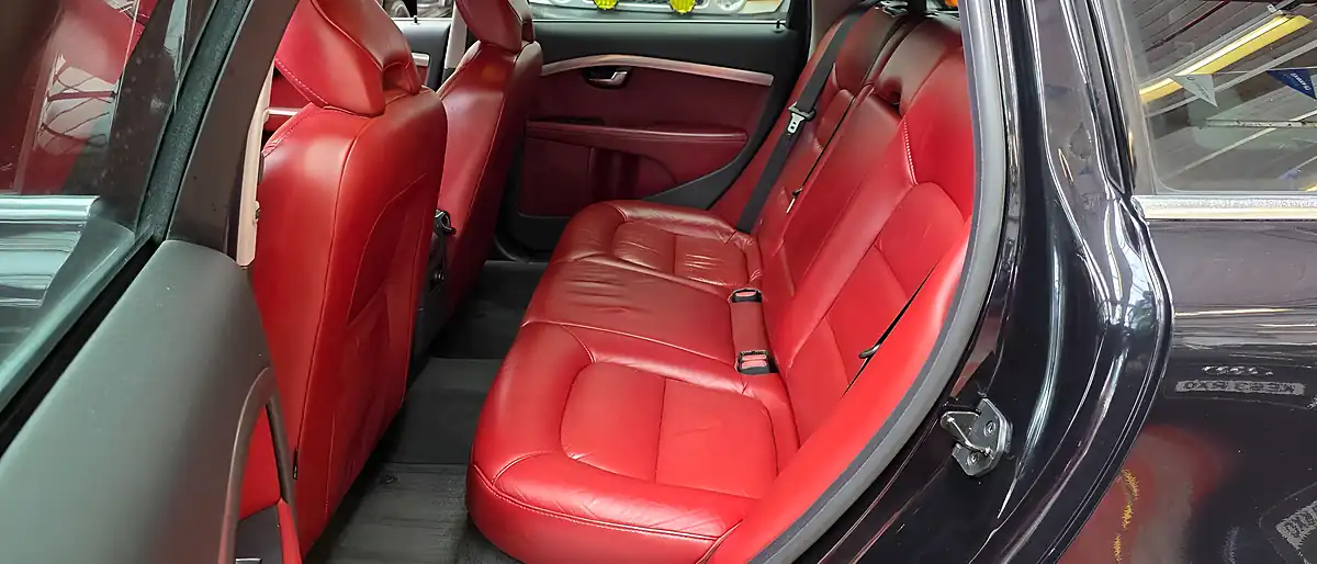Used 2011 Volvo V70 Se Polestar Edition Red Leather Black - Interior and Exterior details 12