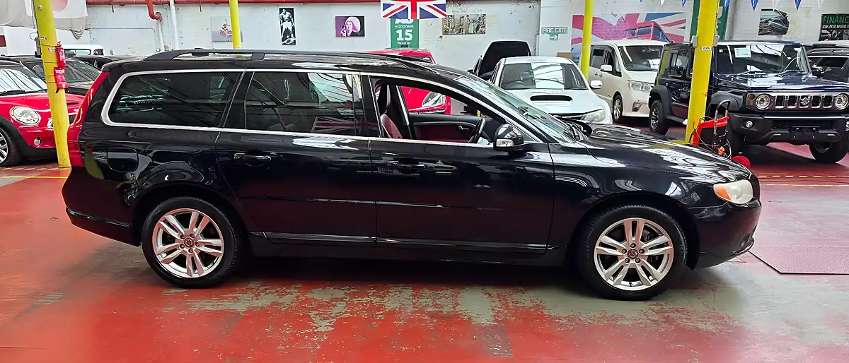 Used 2011 Volvo V70 Se Polestar Edition Red Leather Black - Interior and Exterior details 20