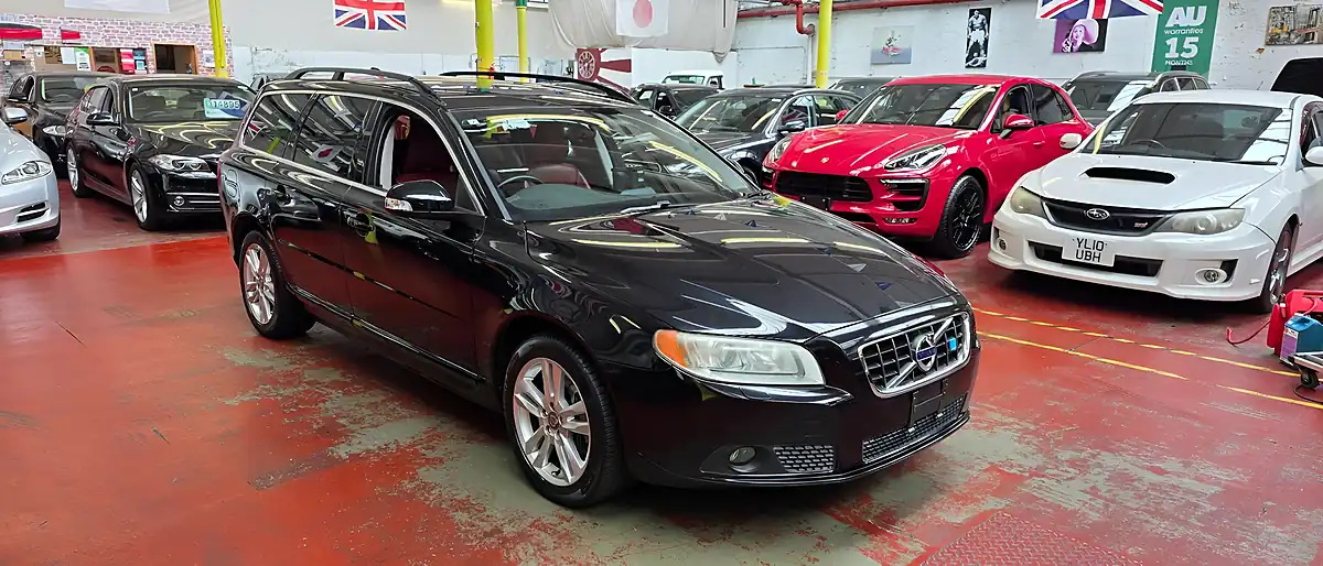 Used 2011 Volvo V70 Se Polestar Edition Red Leather Black - Interior and Exterior details 3