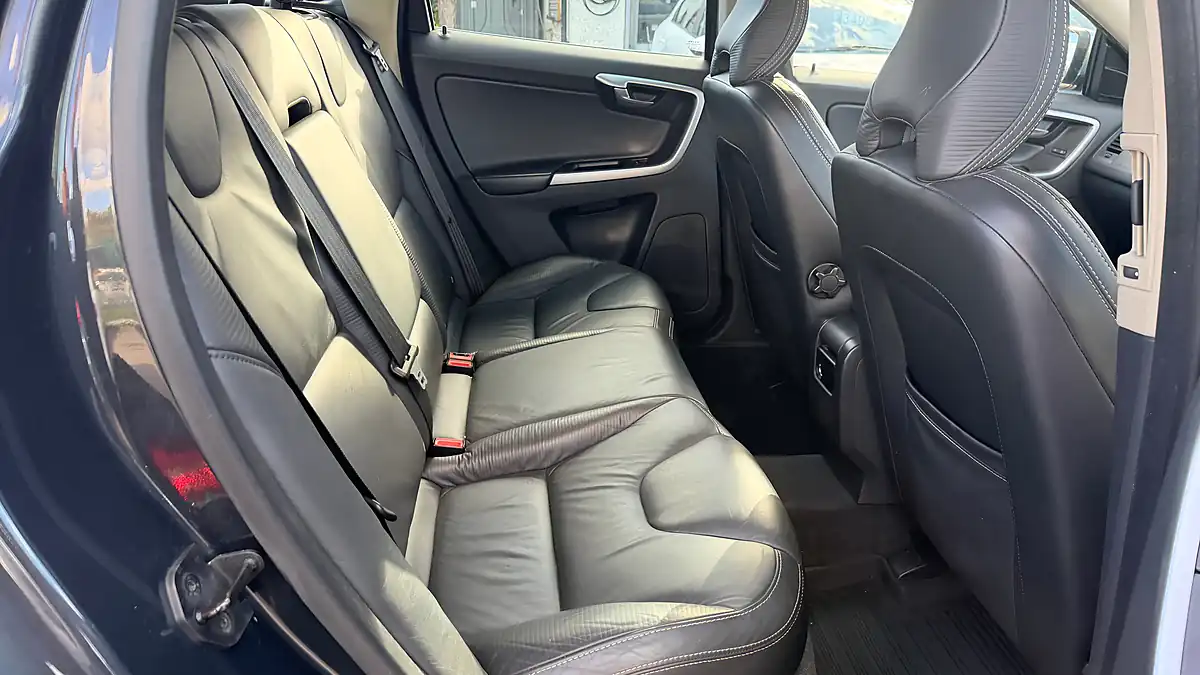 Used 2011 Volvo XC60 R-Design Grey - Interior and Exterior details 13