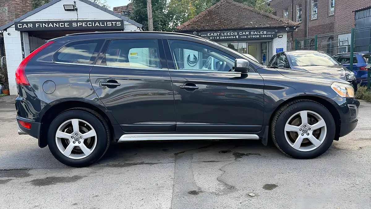 Used 2011 Volvo XC60 R-Design Grey - Interior and Exterior details 2