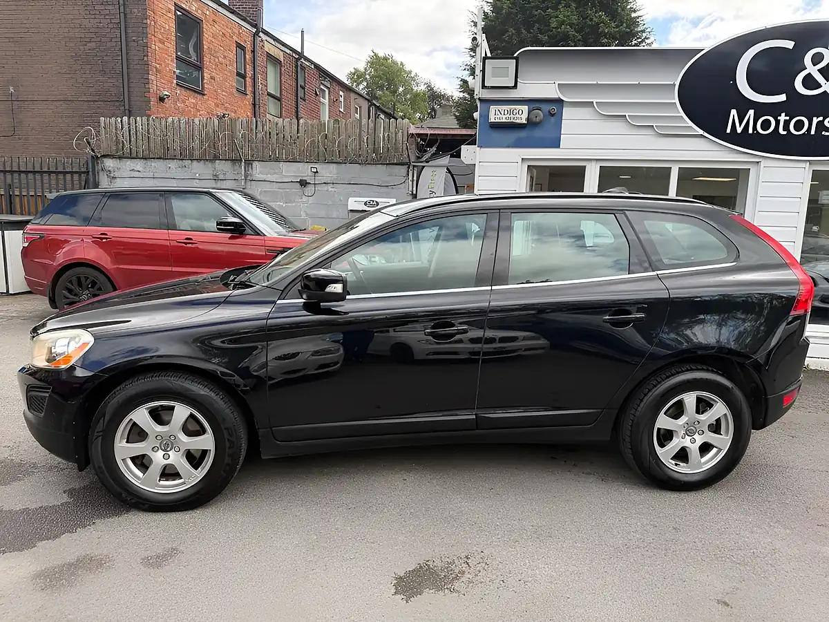 Used 2011 Volvo XC60 Se Black - Interior and Exterior details 4