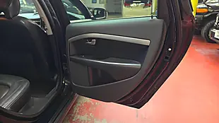 Used 2011 Volvo XC70 Se Black - Interior and Exterior details 13
