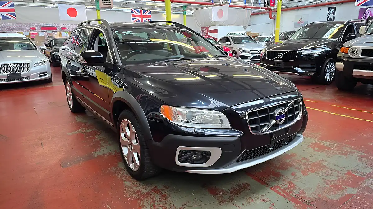 Used 2011 Volvo XC70 Se Black - Interior and Exterior details 17
