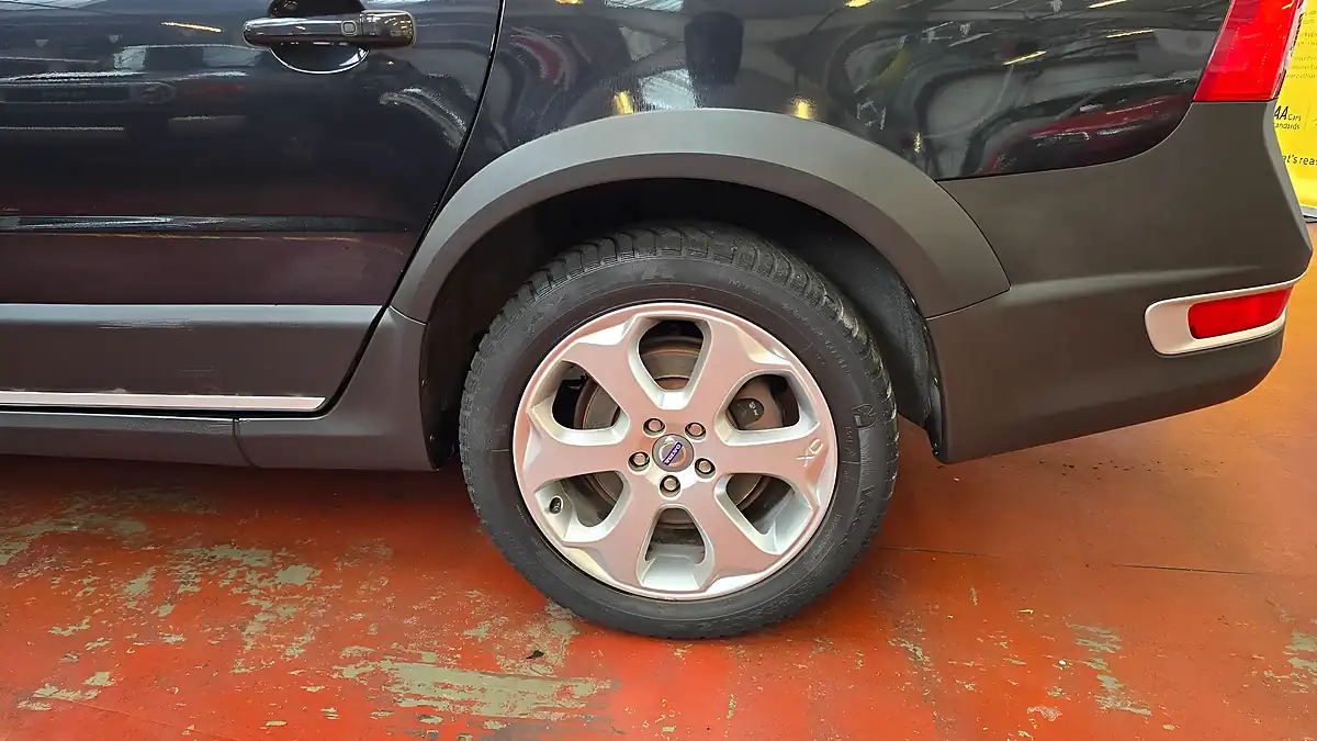 Used 2011 Volvo XC70 Se Black - Interior and Exterior details 19