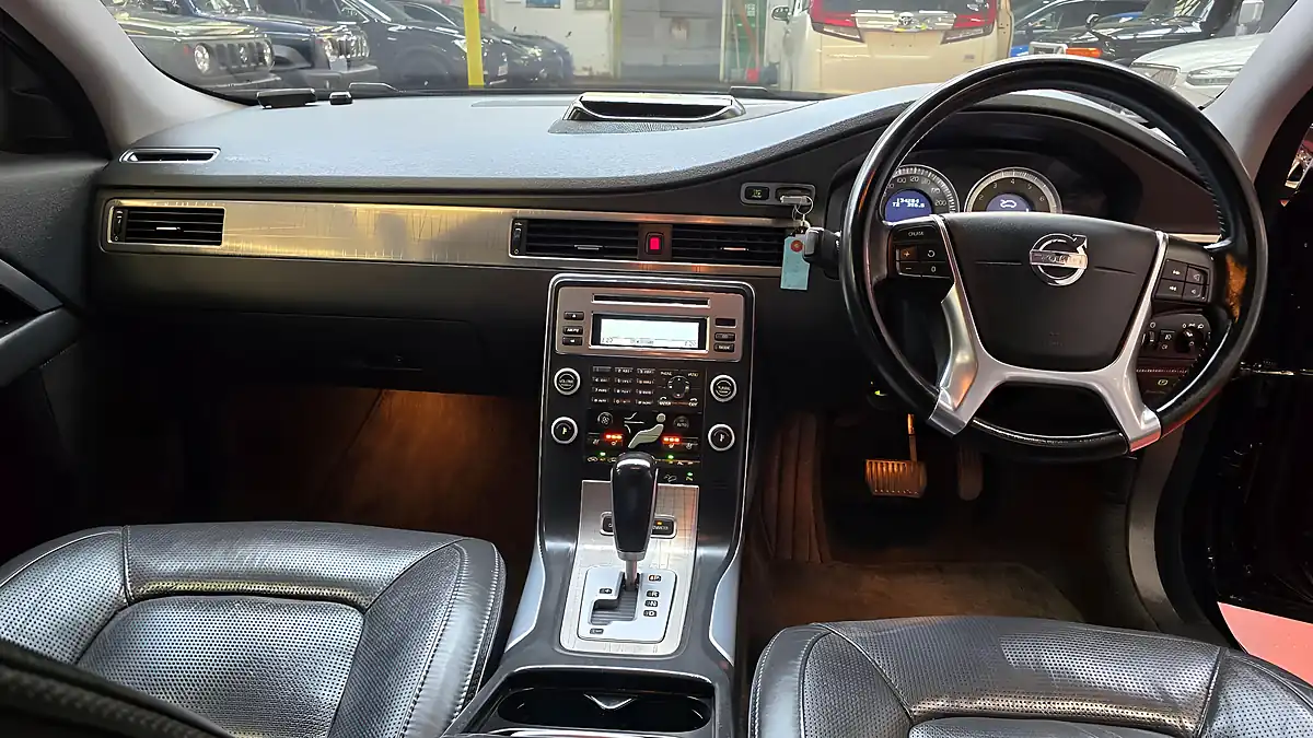 Used 2011 Volvo XC70 Se Black - Interior and Exterior details 4