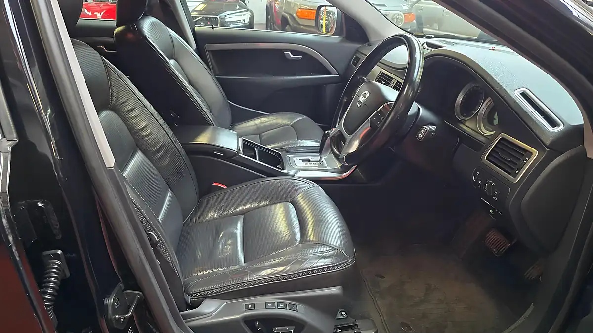 Used 2011 Volvo XC70 Se Black - Interior and Exterior details 5