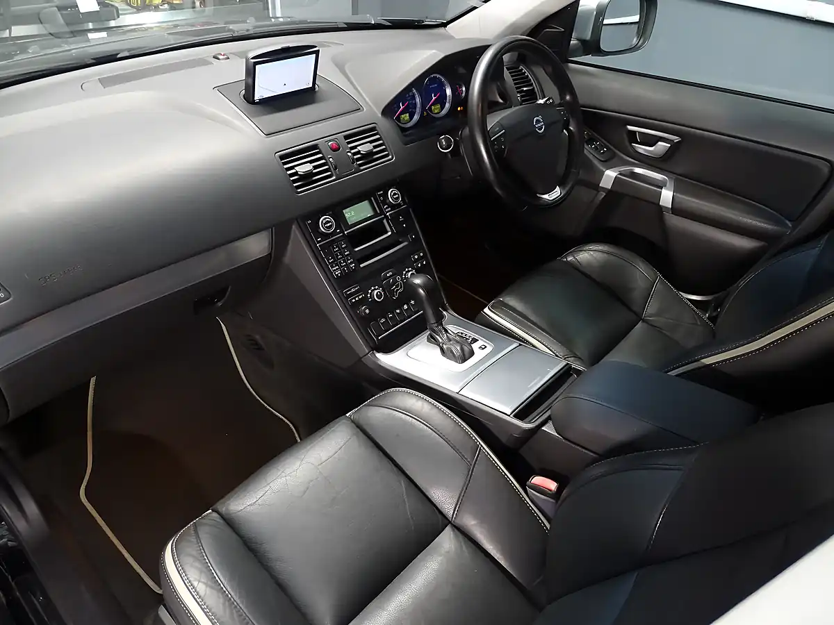 Used 2011 Volvo XC90 R-Design Black - Interior and Exterior details 10