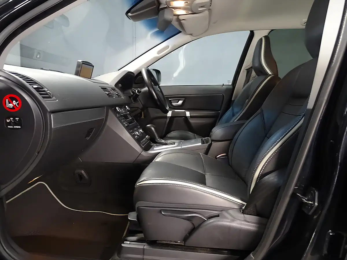 Used 2011 Volvo XC90 R-Design Black - Interior and Exterior details 11