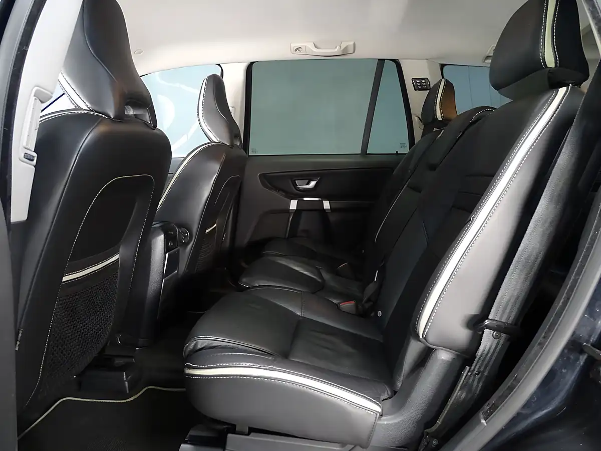 Used 2011 Volvo XC90 R-Design Black - Interior and Exterior details 13