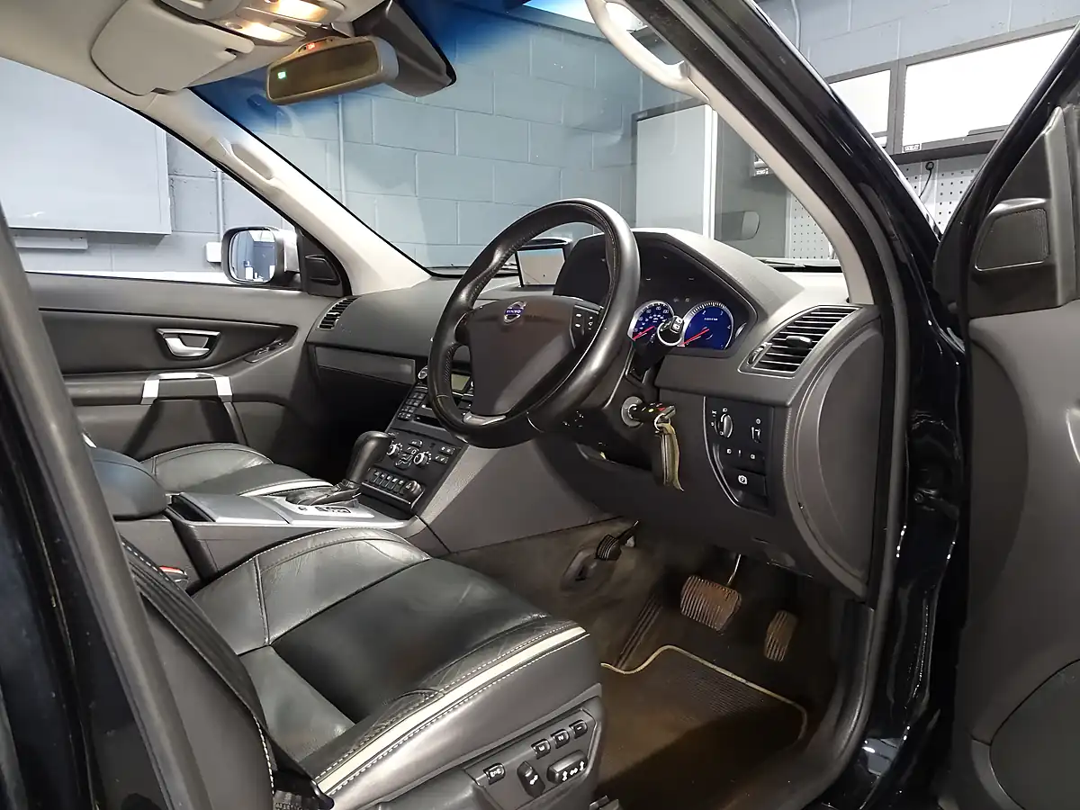 Used 2011 Volvo XC90 R-Design Black - Interior and Exterior details 15