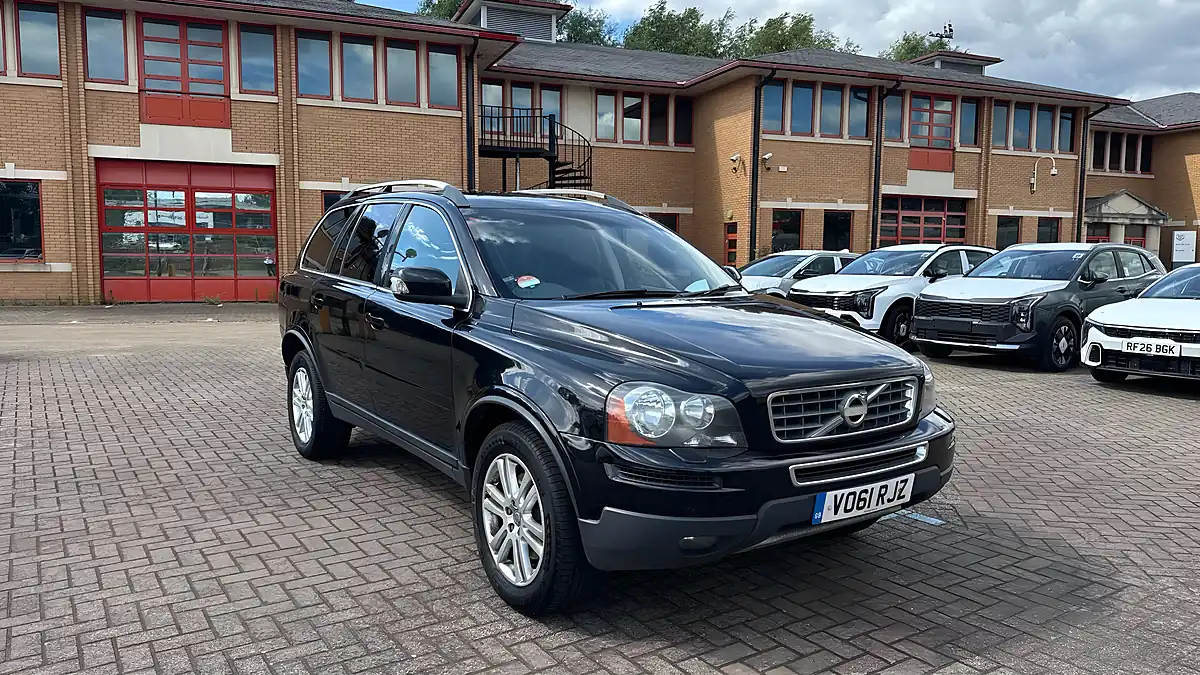 Used 2011 Volvo XC90 Se Geartronic AWD Black - Front View