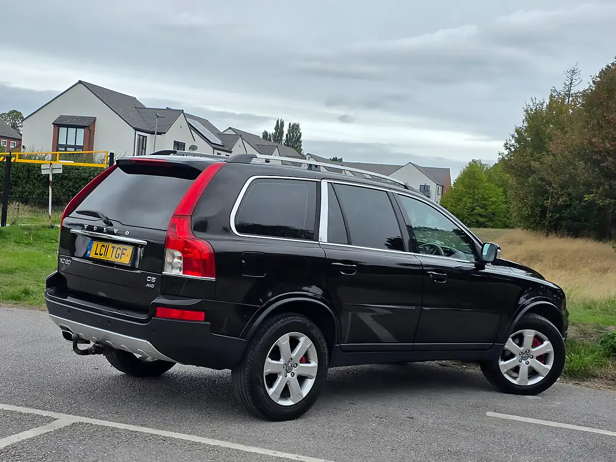 Used 2011 Volvo XC90 Se Lux AWD Black - Interior and Exterior details 7