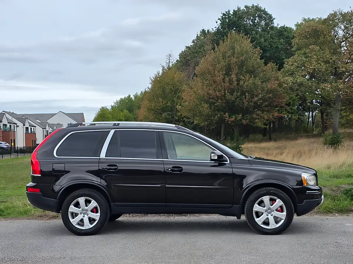 Used 2011 Volvo XC90 Se Lux AWD Black - Interior and Exterior details 8