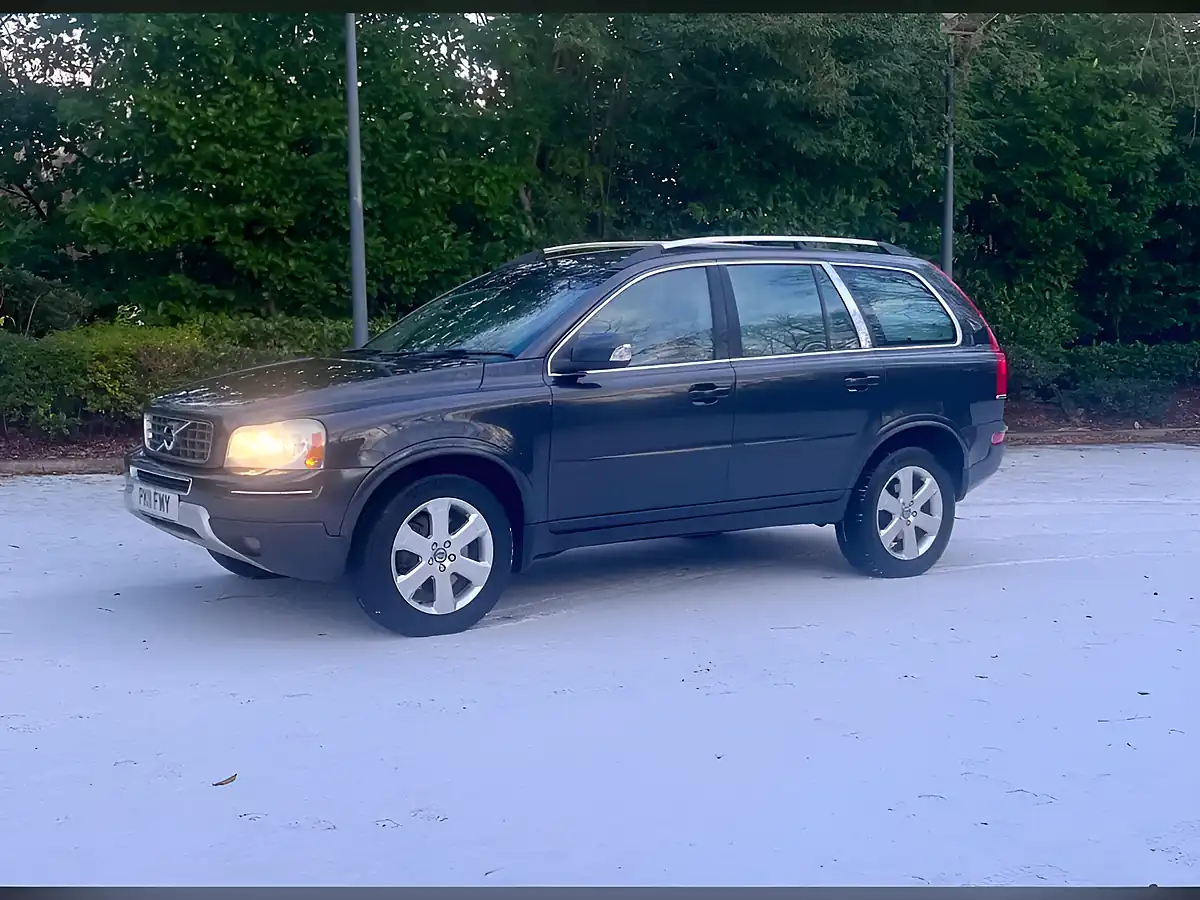 Used 2011 Volvo XC90 Se Lux Grey - Interior and Exterior details 17