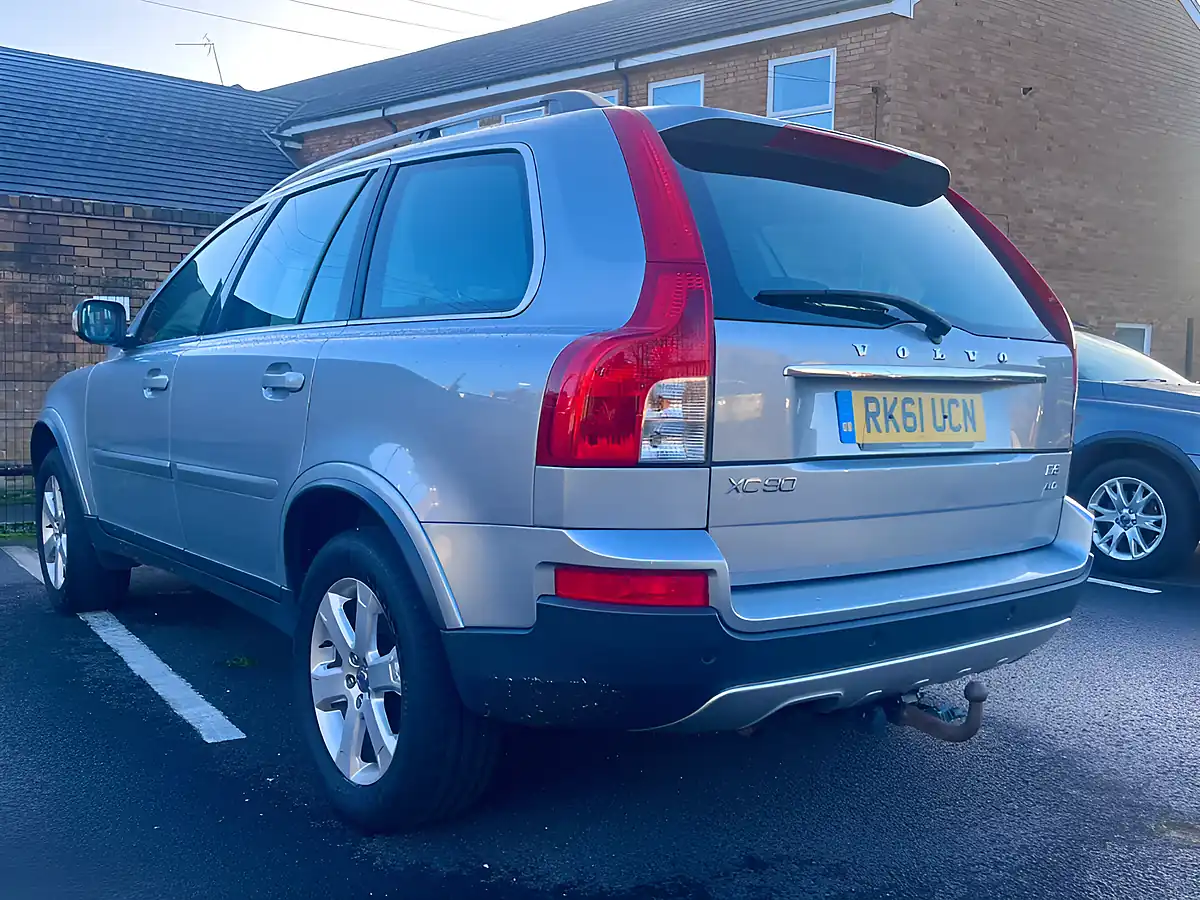 Used 2011 Volvo XC90 Silver - Interior and Exterior details 14