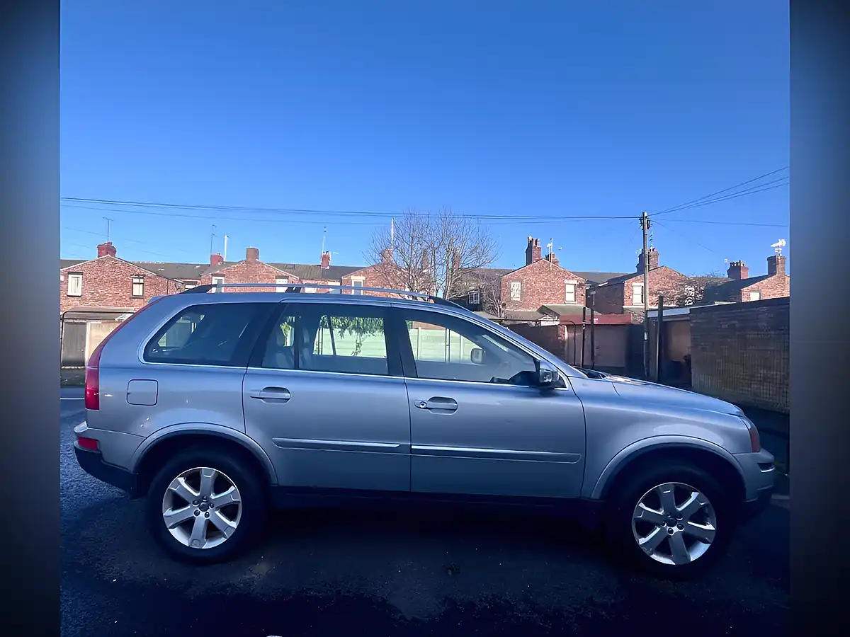 Used 2011 Volvo XC90 Silver - Interior and Exterior details 3