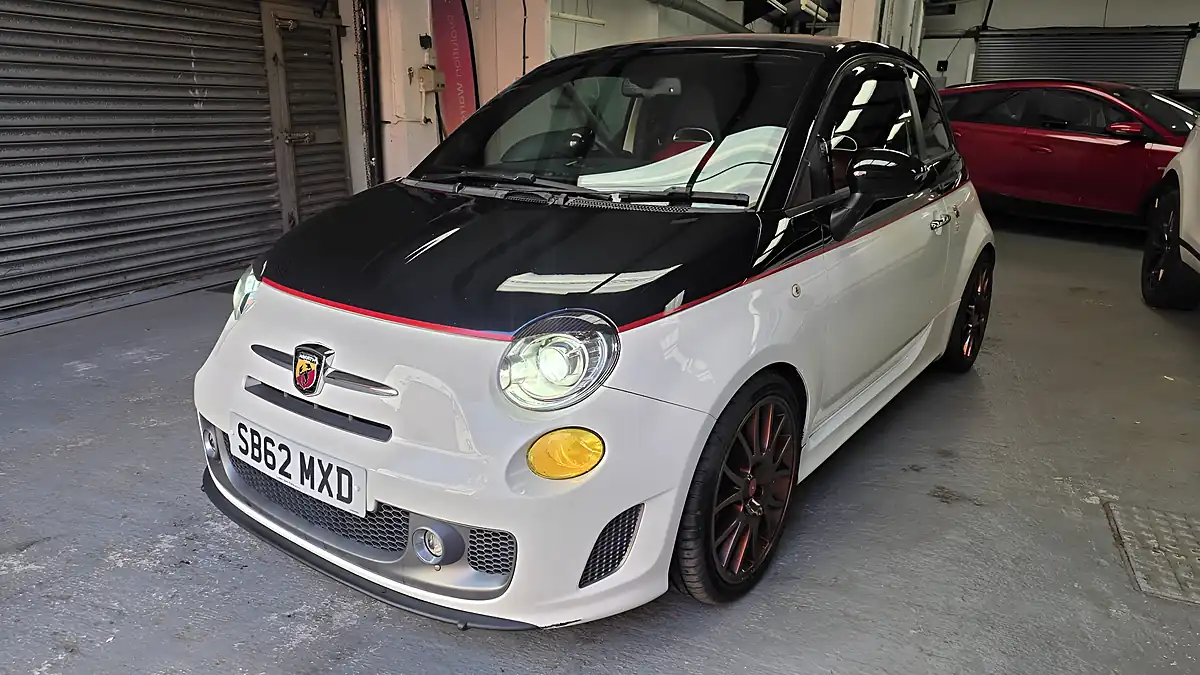 Used 2012 Abarth 595 Turismo Multicolour - Interior and Exterior details 3
