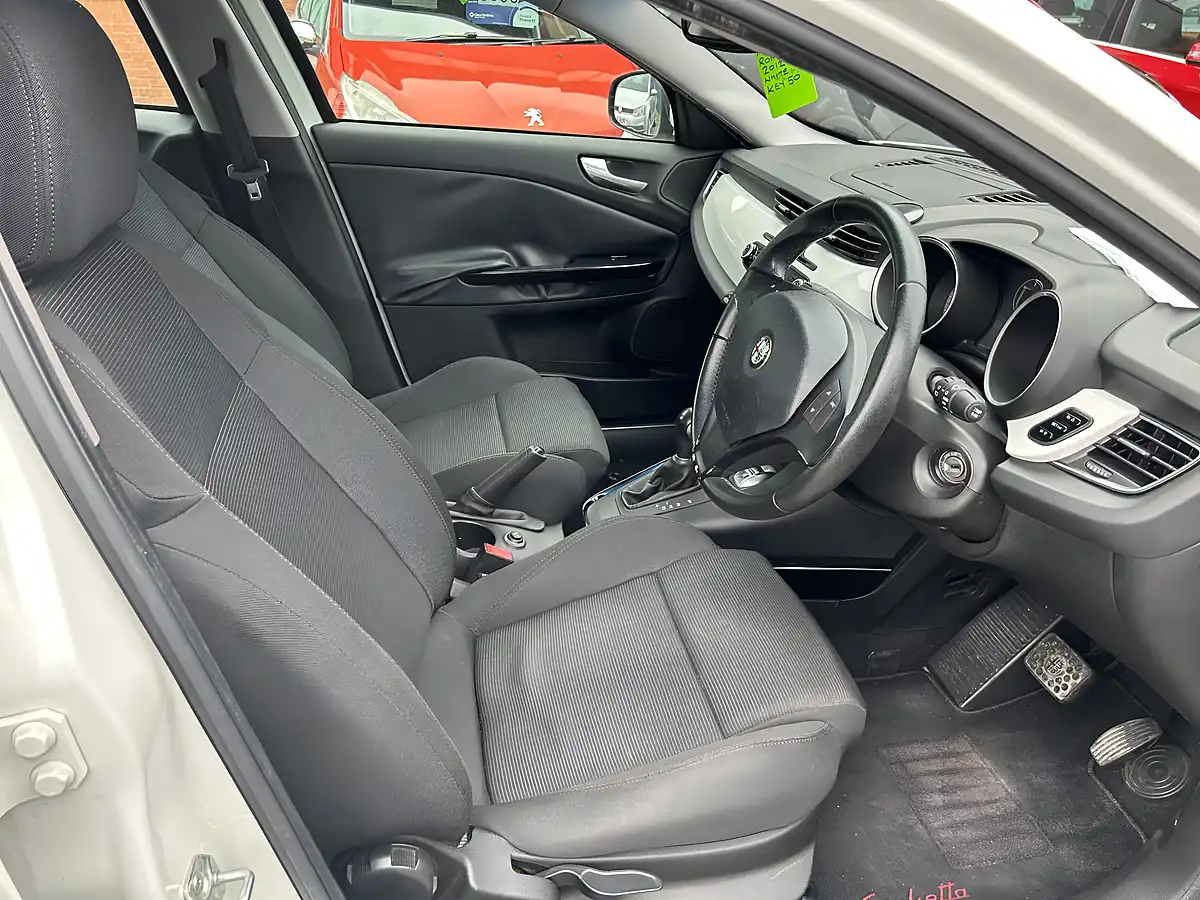 Used 2012 Alfa Romeo Giulietta White - Interior and Exterior details 11