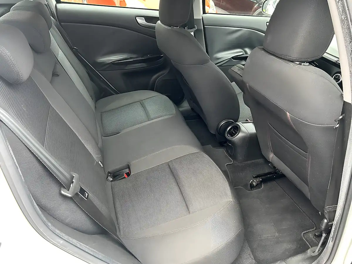 Used 2012 Alfa Romeo Giulietta White - Interior and Exterior details 12