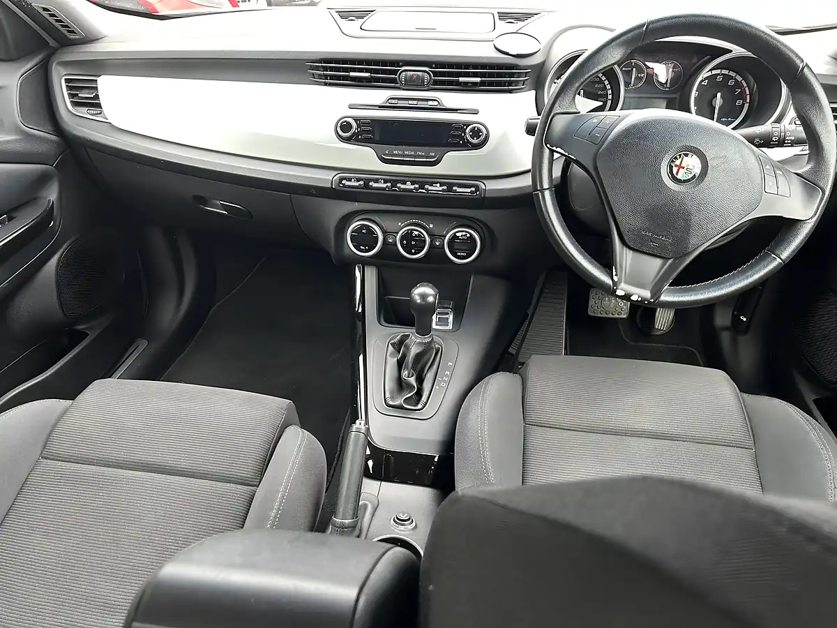 Used 2012 Alfa Romeo Giulietta White - Interior and Exterior details 4