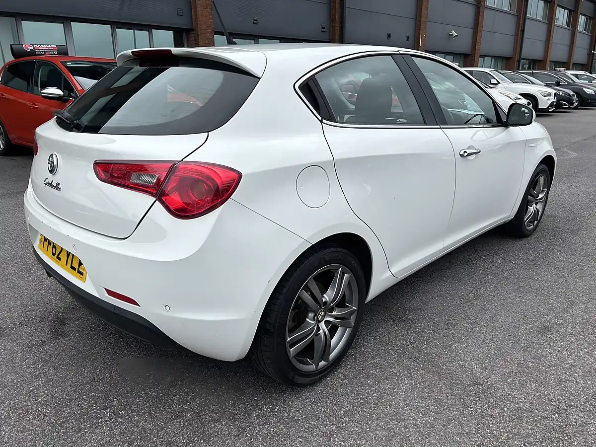 Used 2012 Alfa Romeo Giulietta White - Interior and Exterior details 7