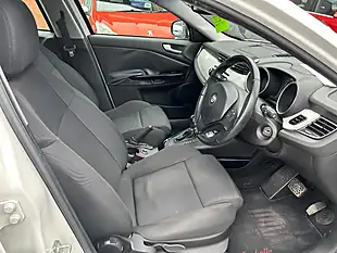 Used 2012 Alfa Romeo Giulietta White - Interior and Exterior details 8
