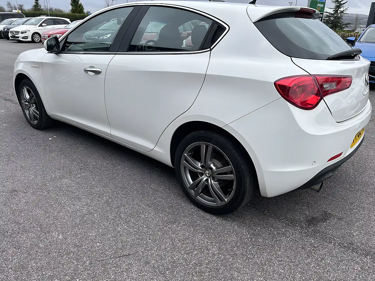 Used 2012 Alfa Romeo Giulietta White - Interior and Exterior details 9