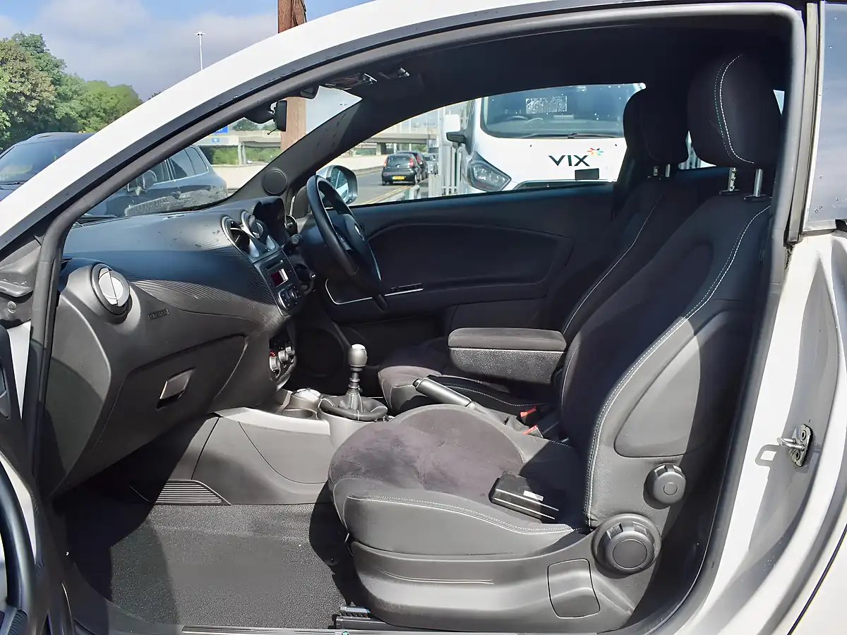 Used 2012 Alfa Romeo Mito Sportiva White - Interior and Exterior details 15