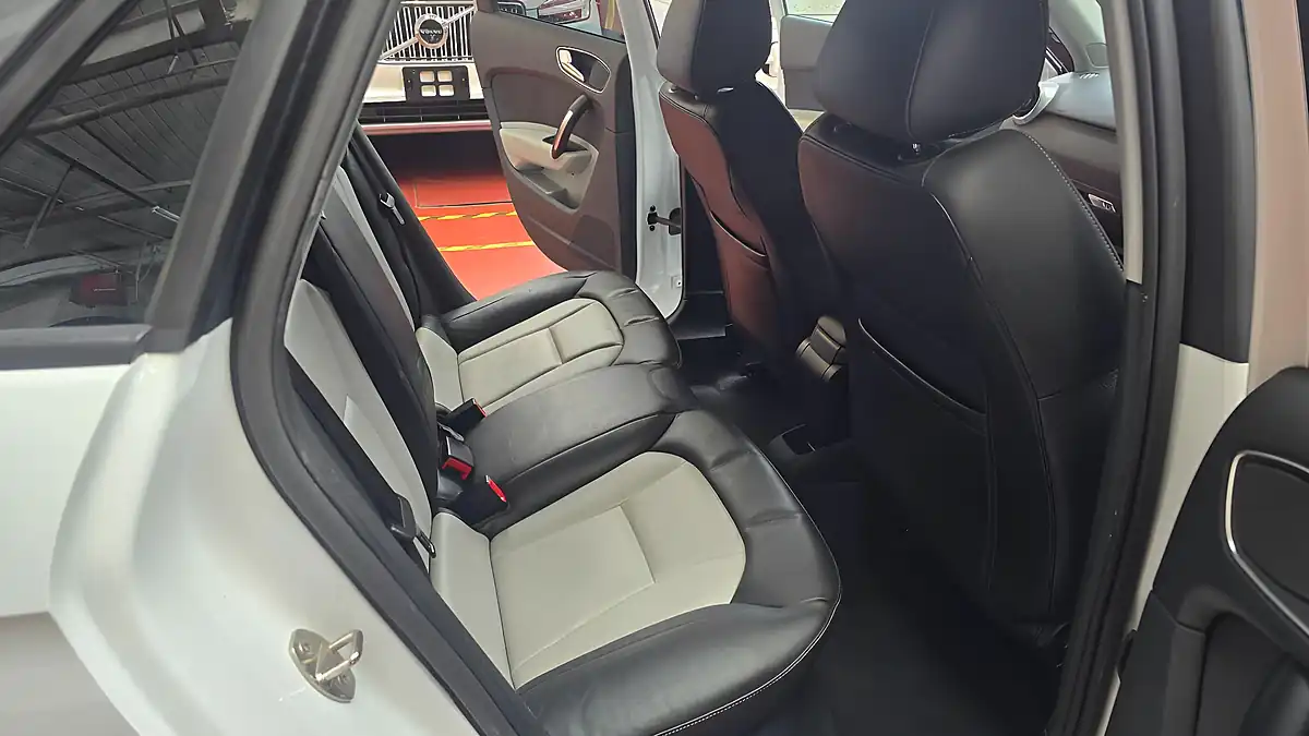 Used 2012 Audi A1 S Line Sportback White - Interior and Exterior details 4