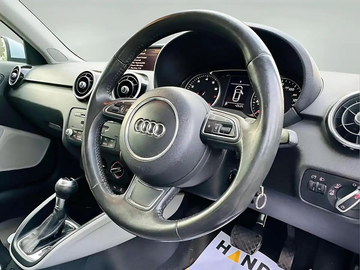Used 2012 Audi A1 Sport Sportback S Tronic Blue - Interior and Exterior details 10